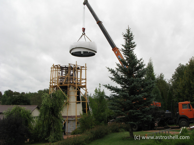 Installation Astroshell clamshell observatory telescope dome in Russia